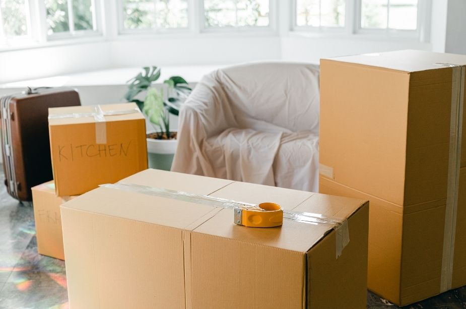 2 Storage Solutions for Unexpected Moving Delays - Nilson Van and Storage