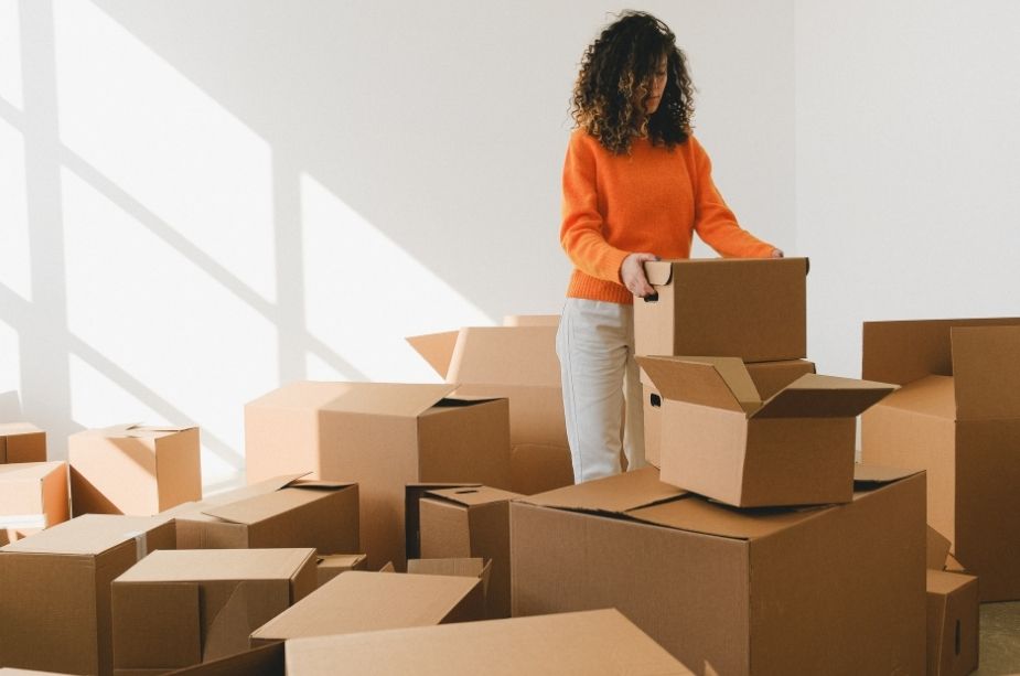 Best Benefits of Decluttering Before a Corporate Move - Nilson Van and Storage