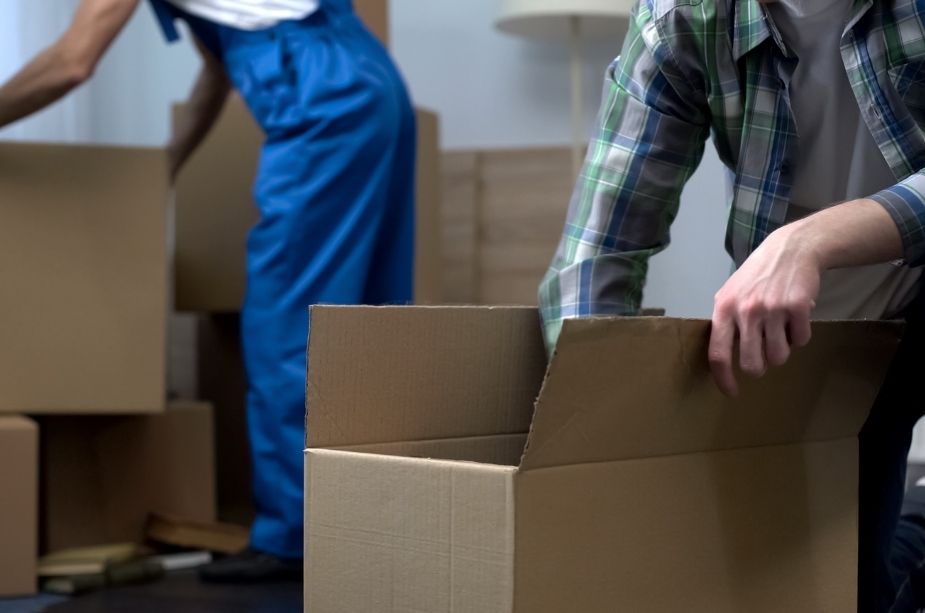 Best Practices When Moving My Company Signage - Nilson Van and Storage