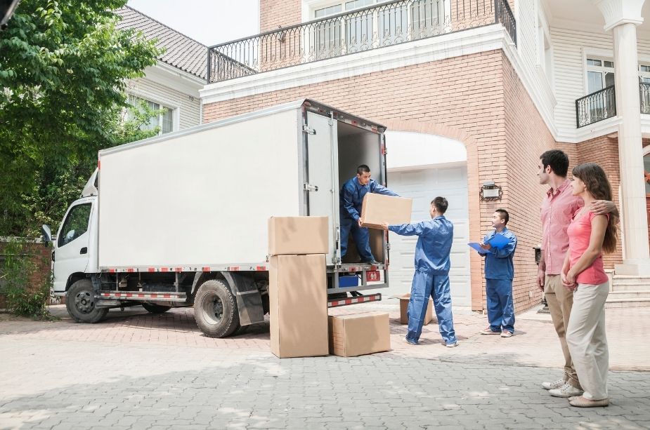 How to Prepare for Your Movers Before They Arrive - Nilson Van and Storage