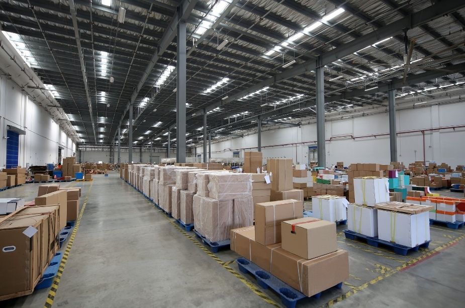 Moving Your Business: Self-Storage vs. Storage in a Warehouse