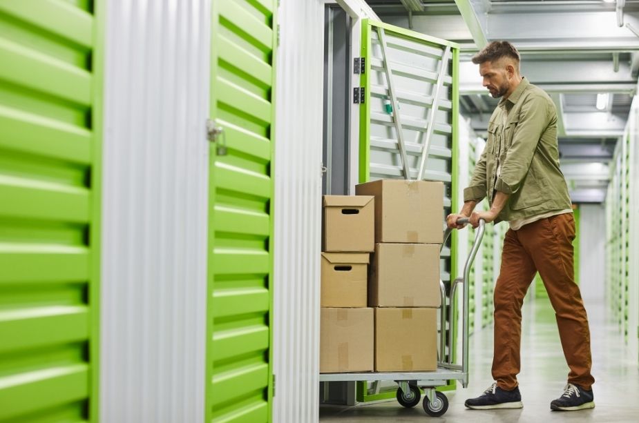 Navigating the Gap Between Moves - Nilson Van and Storage